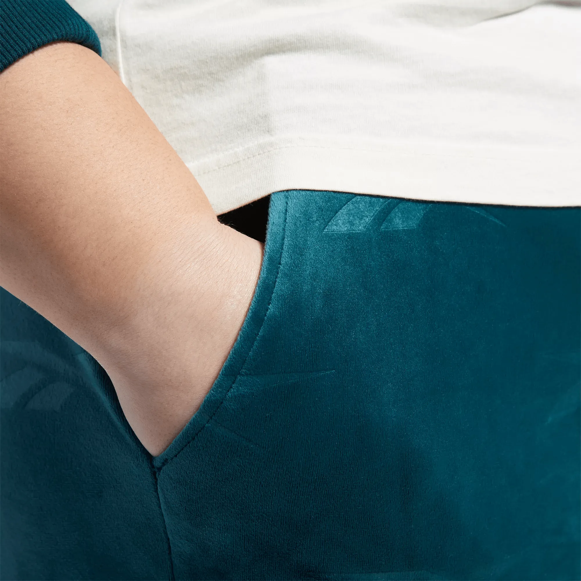 Women's Classics Energy Q4 Velour Pants (Plus Size)